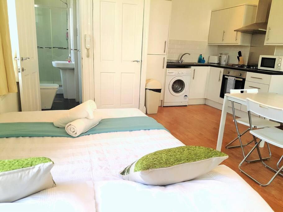 Excellent Studio Flat In Londres Extérieur photo